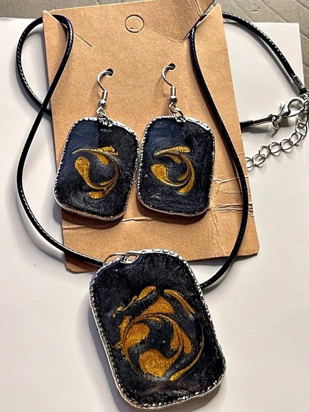 Black & Gold Pendant Necklace and Earrings Like New